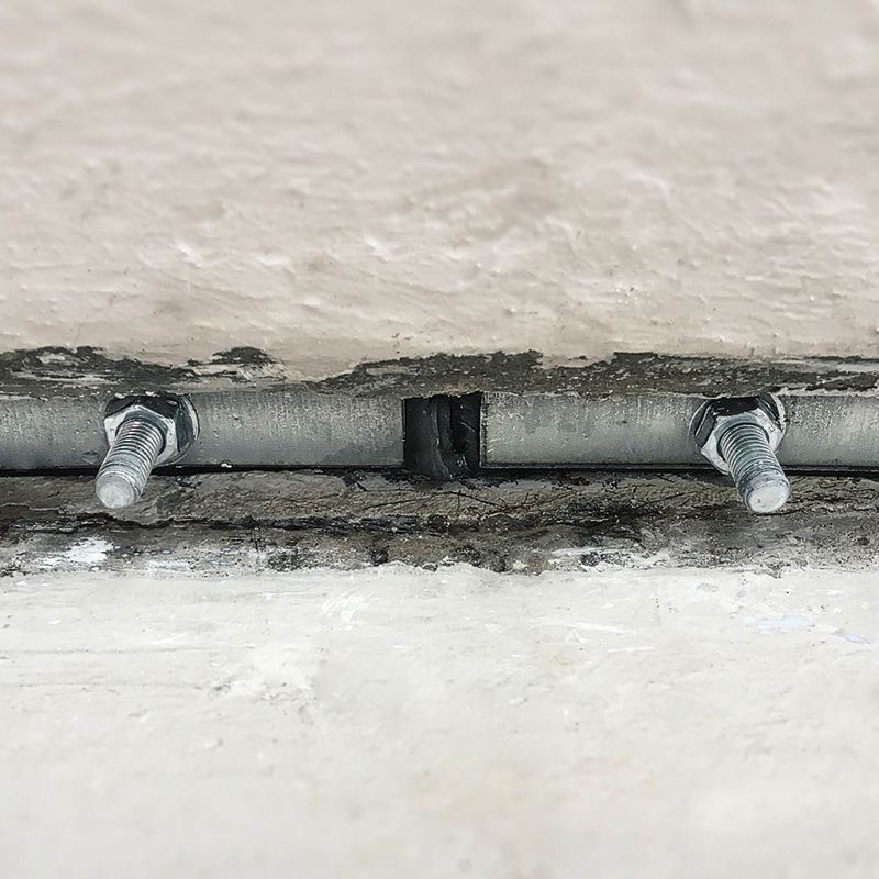 desoi QuickSeal of concrete joints